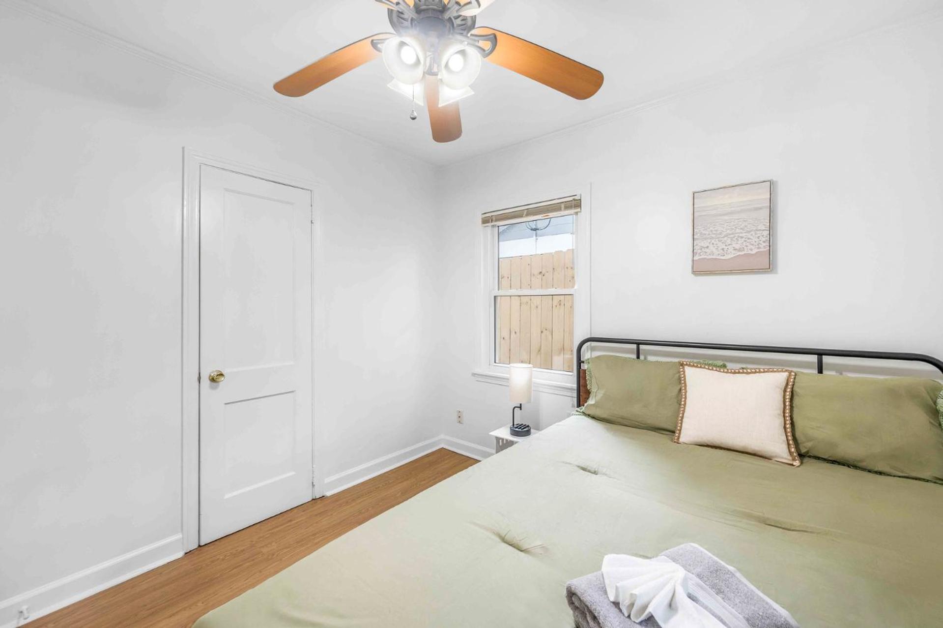 Southern Charm Getaway- 3Br In Park Circle Charleston Exterior photo